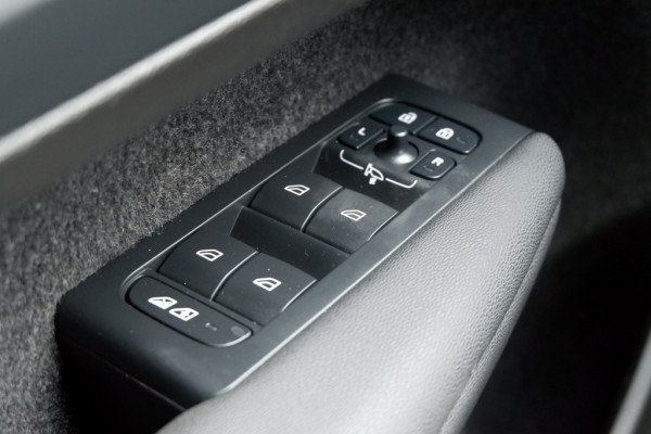 Volvo XC40 1.5 T5 Core-Bright / INCL. 12 mnd BOVAG / Keyyless /E.Achterklep