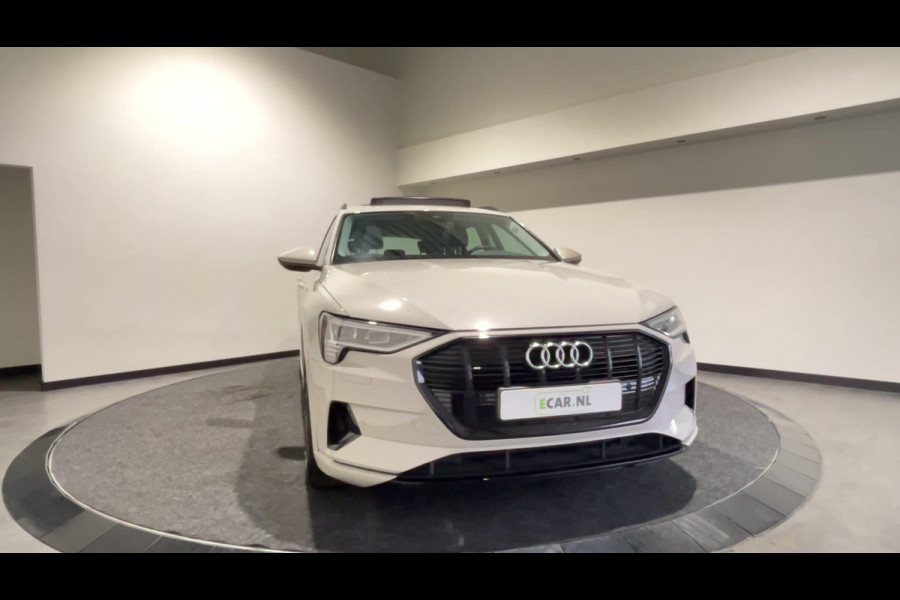 Audi e-tron 50 quattro Business edition Plus 71 kWh | Leder bekleding | Panoramadak | Super dikke uitvoering! Soh (batterijcheck) Waarde 93,1%