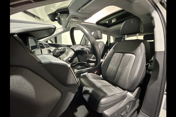 Audi e-tron 50 quattro Business edition Plus 71 kWh | Leder bekleding | Panoramadak | Super dikke uitvoering! Soh (batterijcheck) Waarde 93,1%