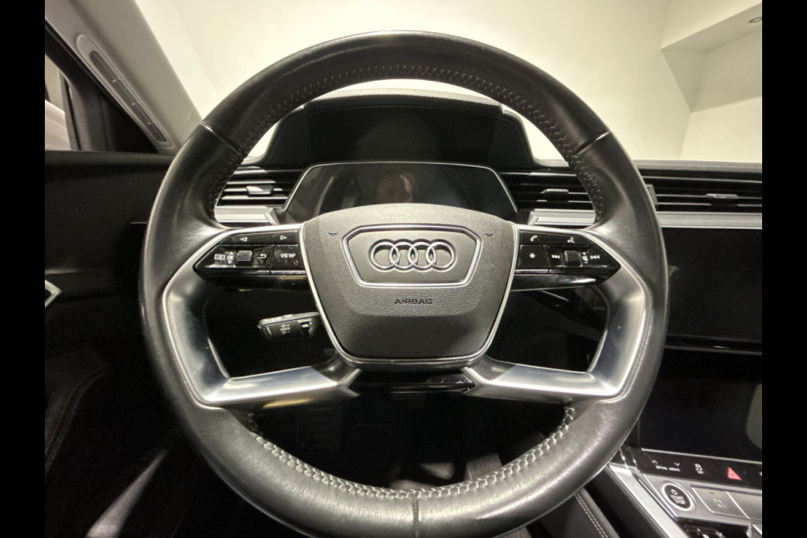 Audi e-tron 50 quattro Business edition Plus 71 kWh | Leder bekleding | Panoramadak | Super dikke uitvoering! Soh (batterijcheck) Waarde 93,1%