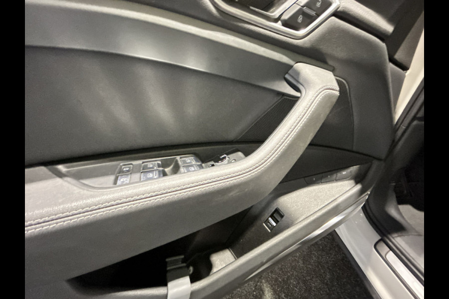 Audi e-tron 50 quattro Business edition Plus 71 kWh | Leder bekleding | Panoramadak | Super dikke uitvoering! Soh (batterijcheck) Waarde 93,1%