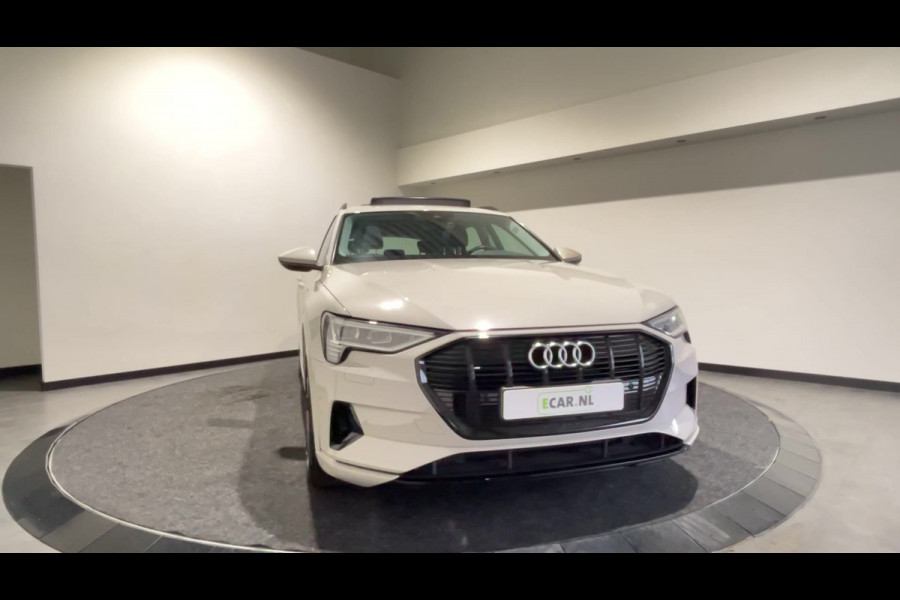 Audi e-tron 50 quattro Business edition Plus 71 kWh | Leder bekleding | Panoramadak | Super dikke uitvoering! Soh (batterijcheck) Waarde 93,1%