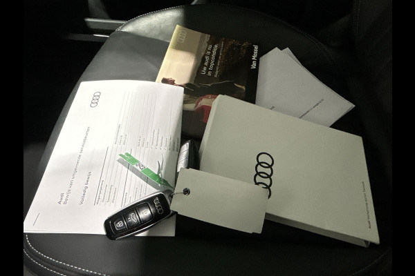 Audi e-tron 50 quattro Business edition Plus 71 kWh | Leder bekleding | Panoramadak | Super dikke uitvoering! Soh (batterijcheck) Waarde 93,1%