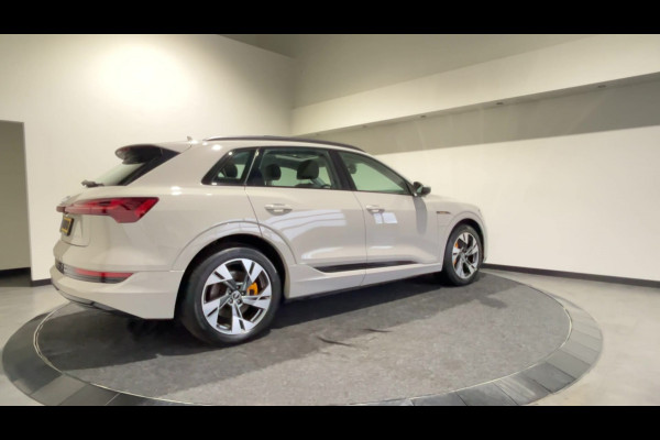 Audi e-tron 50 quattro Business edition Plus 71 kWh | Leder bekleding | Panoramadak | Super dikke uitvoering! Soh (batterijcheck) Waarde 93,1%