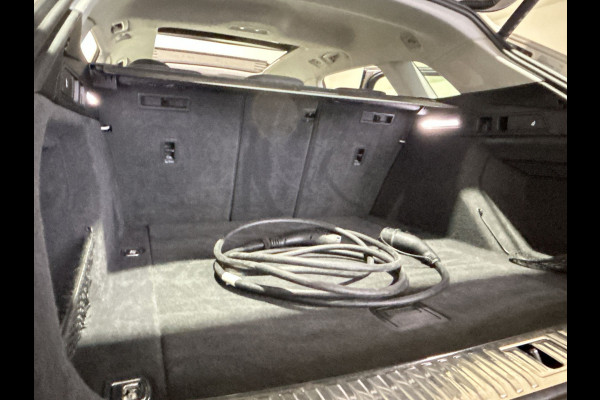 Audi e-tron 50 quattro Business edition Plus 71 kWh | Leder bekleding | Panoramadak | Super dikke uitvoering! Soh (batterijcheck) Waarde 93,1%