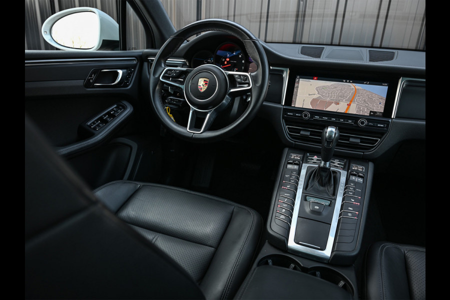 Porsche Macan 2.0 254PK | Panorama dak | Luchtvering | Trekhaak | RS Spyder Design Wheels | Stoelverwarming | Bose Sound