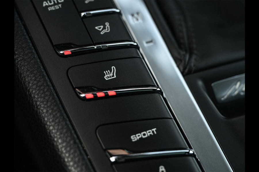 Porsche Macan 2.0 254PK | Panorama dak | Luchtvering | Trekhaak | RS Spyder Design Wheels | Stoelverwarming | Bose Sound