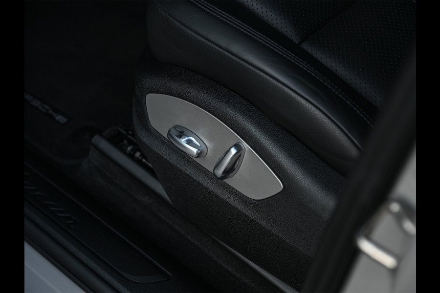 Porsche Macan 2.0 254PK | Panorama dak | Luchtvering | Trekhaak | RS Spyder Design Wheels | Stoelverwarming | Bose Sound