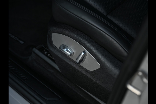 Porsche Macan 2.0 254PK | Panorama dak | Luchtvering | Trekhaak | RS Spyder Design Wheels | Stoelverwarming | Bose Sound