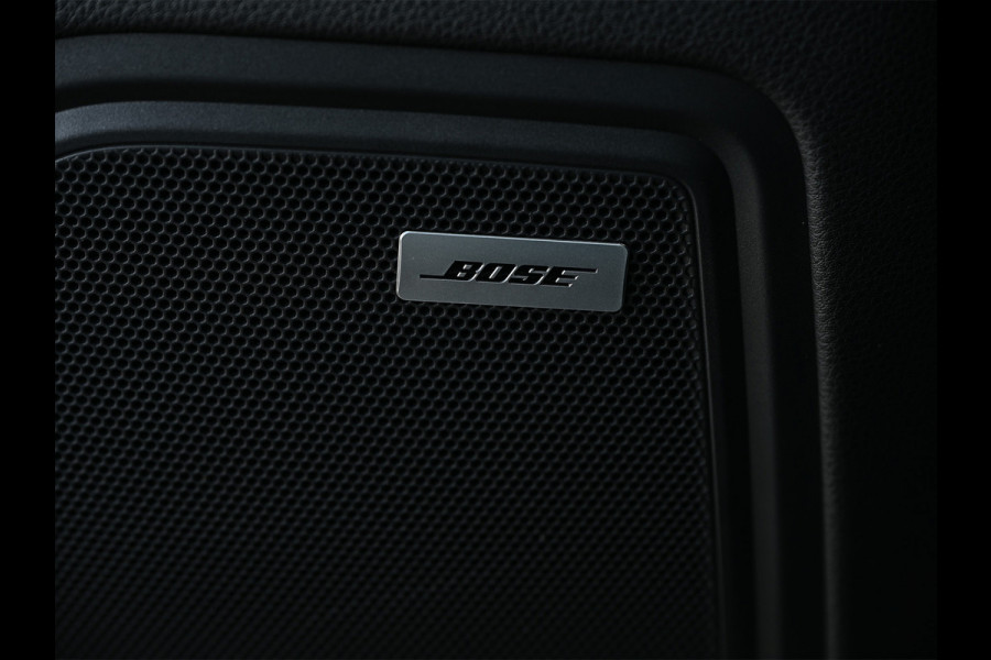 Porsche Macan 2.0 254PK | Panorama dak | Luchtvering | Trekhaak | RS Spyder Design Wheels | Stoelverwarming | Bose Sound