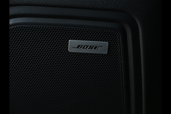 Porsche Macan 2.0 254PK | Panorama dak | Luchtvering | Trekhaak | RS Spyder Design Wheels | Stoelverwarming | Bose Sound