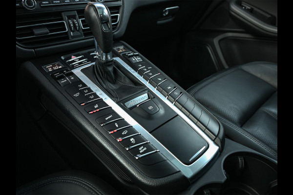 Porsche Macan 2.0 254PK | Panorama dak | Luchtvering | Trekhaak | RS Spyder Design Wheels | Stoelverwarming | Bose Sound
