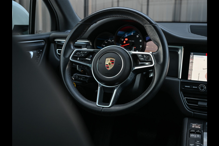 Porsche Macan 2.0 254PK | Panorama dak | Luchtvering | Trekhaak | RS Spyder Design Wheels | Stoelverwarming | Bose Sound