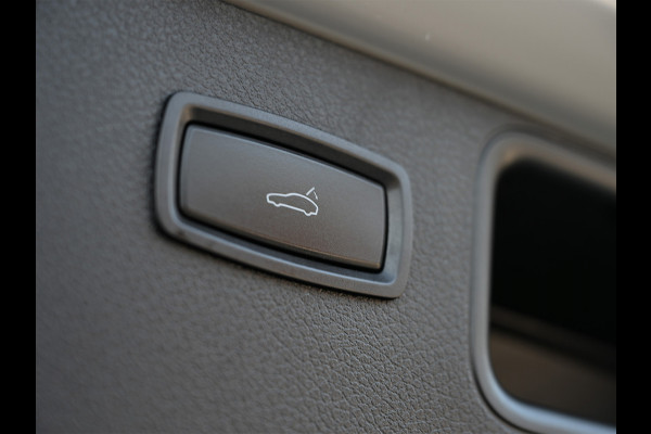 Porsche Macan 2.0 254PK | Panorama dak | Luchtvering | Trekhaak | RS Spyder Design Wheels | Stoelverwarming | Bose Sound