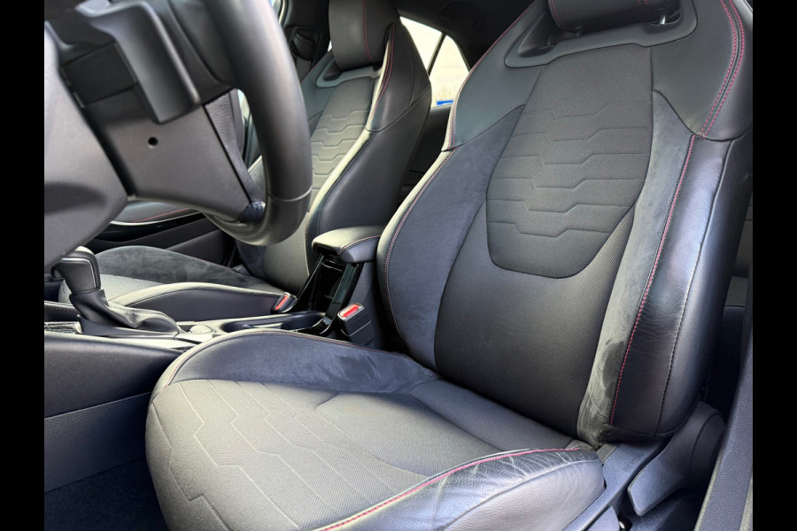 Toyota Corolla 2.0 Hybrid Executive - Automaat - Navi - Camera - Winterpakket - Org.NL