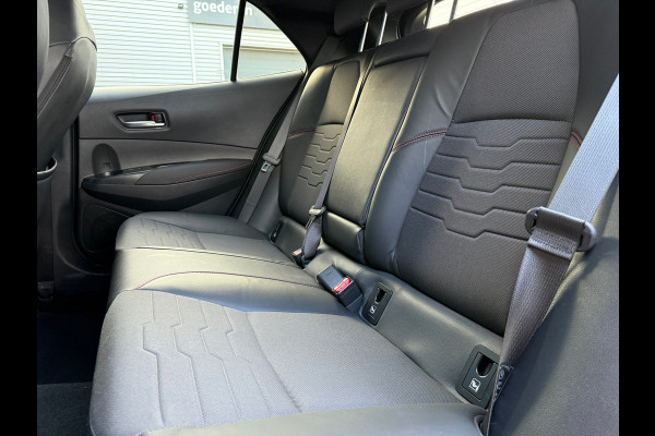 Toyota Corolla 2.0 Hybrid Executive - Automaat - Navi - Camera - Winterpakket - Org.NL