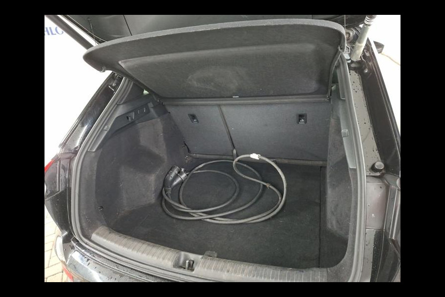 Audi Q4 e-tron Aut. 40 S-Line Competition 77 kWh | Navi | Panorama | Virtual Cockpit