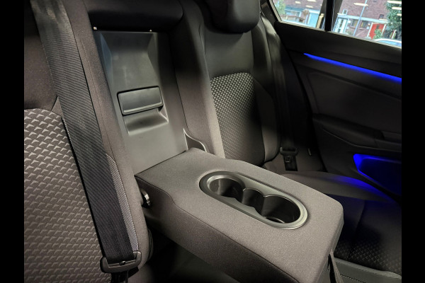 Volkswagen Golf 2.0 TDI DSG ACTIVE IQ LIGHT ACC LED PANO CAMERA PARKEERSENSOREN VOOR EN ACHTER STUURVERWARMING STOELVERWARMING