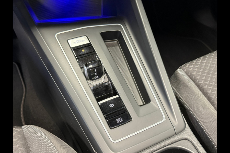 Volkswagen Golf 2.0 TDI DSG ACTIVE IQ LIGHT ACC LED PANO CAMERA PARKEERSENSOREN VOOR EN ACHTER STUURVERWARMING STOELVERWARMING