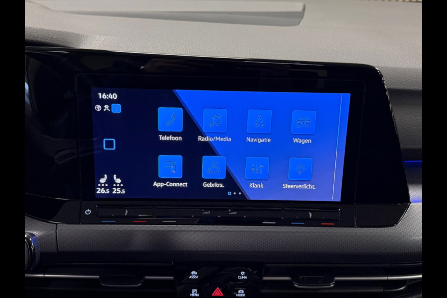 Volkswagen Golf 2.0 TDI DSG ACTIVE IQ LIGHT ACC LED PANO CAMERA PARKEERSENSOREN VOOR EN ACHTER STUURVERWARMING STOELVERWARMING