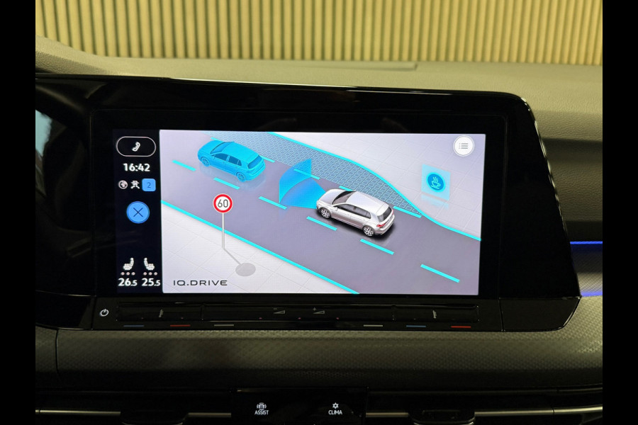 Volkswagen Golf 2.0 TDI DSG ACTIVE IQ LIGHT ACC LED PANO CAMERA PARKEERSENSOREN VOOR EN ACHTER STUURVERWARMING STOELVERWARMING