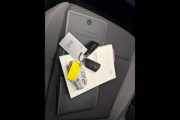 Volkswagen Golf 2.0 TDI DSG ACTIVE IQ LIGHT ACC LED PANO CAMERA PARKEERSENSOREN VOOR EN ACHTER STUURVERWARMING STOELVERWARMING