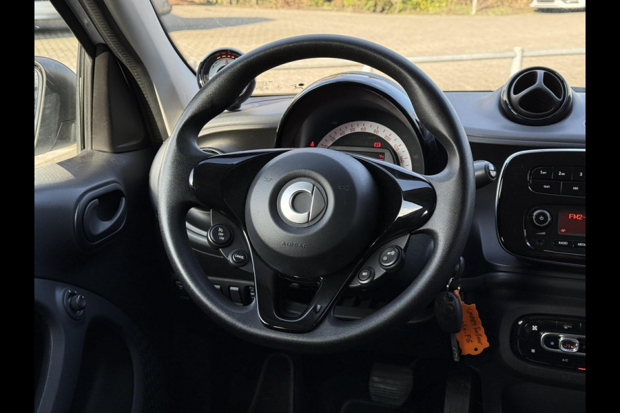 Smart Forfour Aut. EQ Essential 18 kWh | 89% SOH | LMV | Leder |