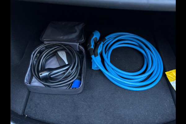 Tesla Model 3 Aut. Long Range Dual Motor AWD | SOH 91.2% | Autopilot | Panorama | Leder |