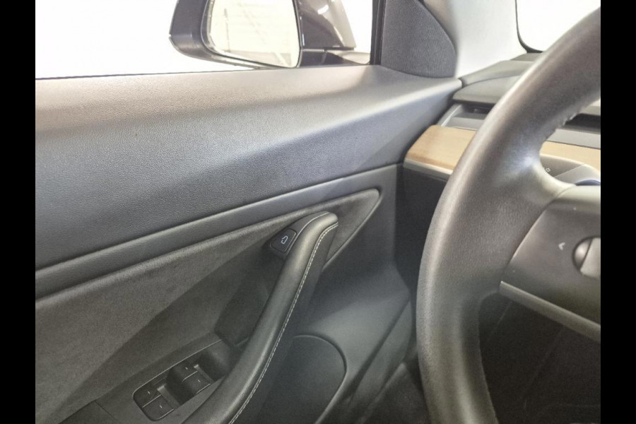 Tesla Model 3 Aut. Long Range Dual Motor AWD | SOH 89.7% | Autopilot | Panorama |