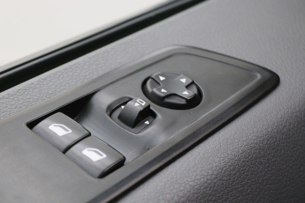 Opel Vivaro 2.0 CDTI L3H1 Innovation Leder/Stof, 3-Zits, Camera, Apple Carplay, Cruise, Imperiaal, Trekhaak, 18''