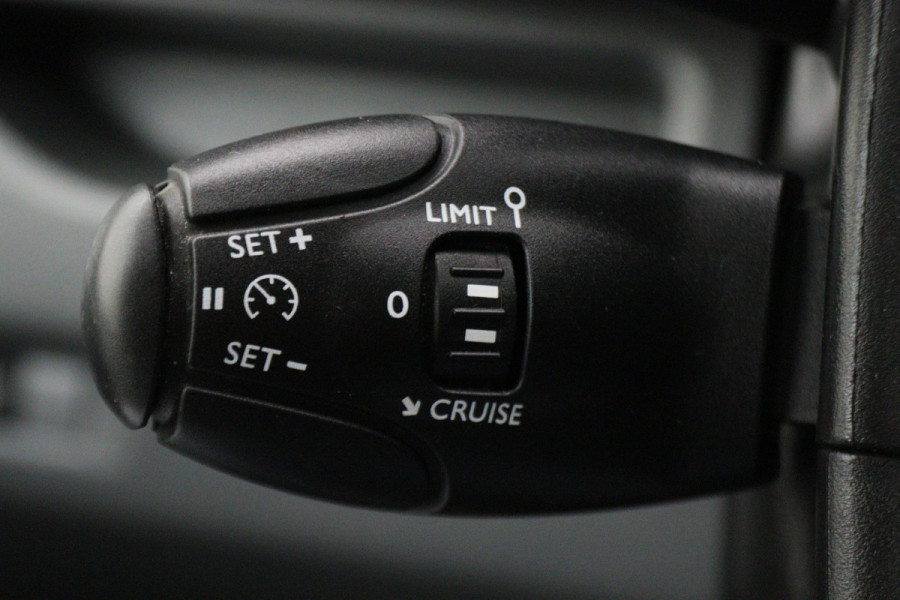 Opel Vivaro 2.0 CDTI L3H1 Innovation Leder/Stof, 3-Zits, Camera, Apple Carplay, Cruise, Imperiaal, Trekhaak, 18''