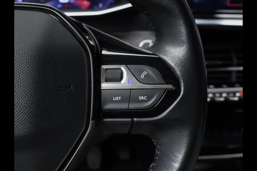 Peugeot 2008 1.2 PureTech Allure Sport (APPLE CARPLAY,NAVI,CAMERA,GETINT,CLIMATE,CRUISE,ELEKTRISCH PAKKET,SPORTSTOELEN,LM VELGEN)