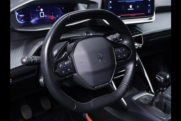 Peugeot 2008 1.2 PureTech Allure Sport (APPLE CARPLAY,NAVI,CAMERA,GETINT,CLIMATE,CRUISE,ELEKTRISCH PAKKET,SPORTSTOELEN,LM VELGEN)