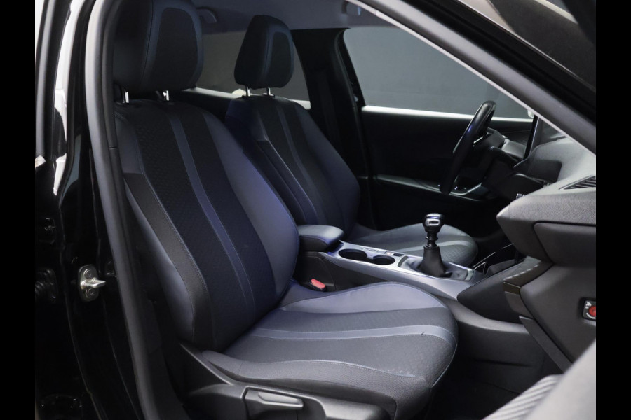 Peugeot 2008 1.2 PureTech Allure Sport (APPLE CARPLAY,NAVI,CAMERA,GETINT,CLIMATE,CRUISE,ELEKTRISCH PAKKET,SPORTSTOELEN,LM VELGEN)