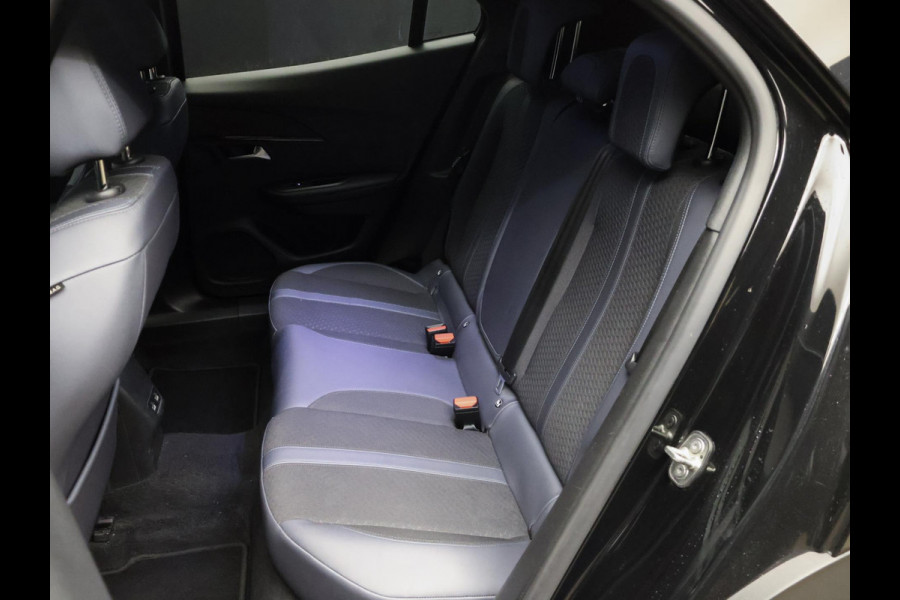 Peugeot 2008 1.2 PureTech Allure Sport (APPLE CARPLAY,NAVI,CAMERA,GETINT,CLIMATE,CRUISE,ELEKTRISCH PAKKET,SPORTSTOELEN,LM VELGEN)