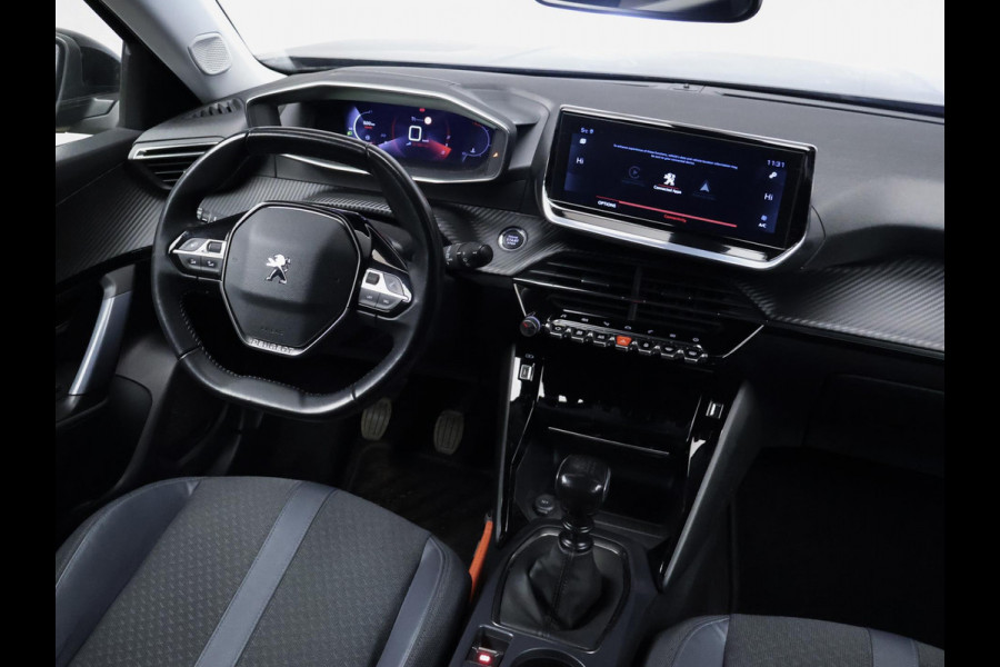 Peugeot 2008 1.2 PureTech Allure Sport (APPLE CARPLAY,NAVI,CAMERA,GETINT,CLIMATE,CRUISE,ELEKTRISCH PAKKET,SPORTSTOELEN,LM VELGEN)
