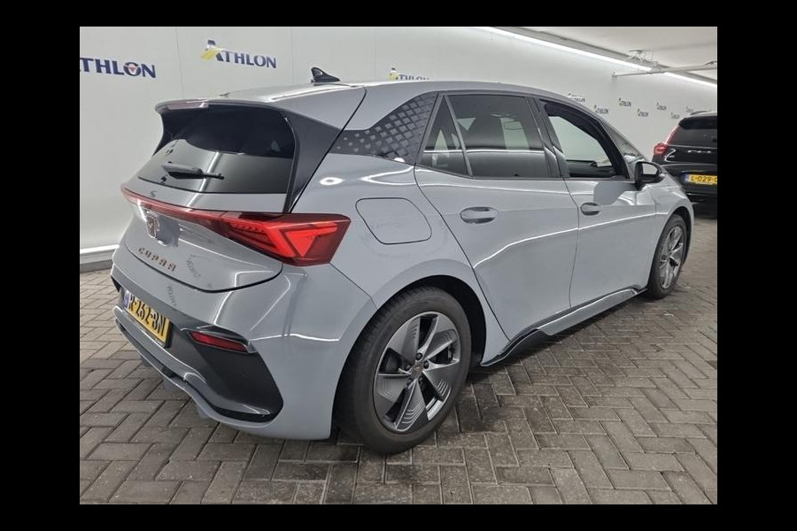 CUPRA Born Aut. Essential Edition 62 kWh | Groot Navi | Apple Car Play | ECC | PDC |