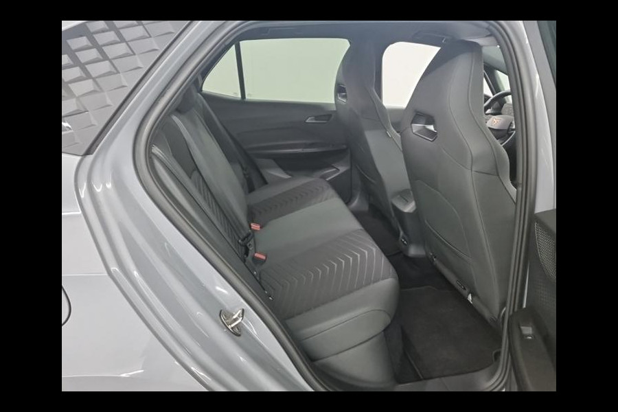 CUPRA Born Aut. Essential Edition 62 kWh | Groot Navi | Apple Car Play | ECC | PDC |