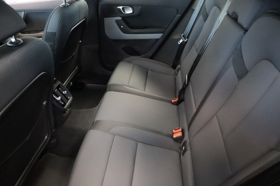 Polestar 2 Long Range Dual Motor 78 kWh Warmtepomp Harman/Kardon PDC ACC Carplay 24 maanden garantie mogelijk (*vraag naar de voorwaarden)