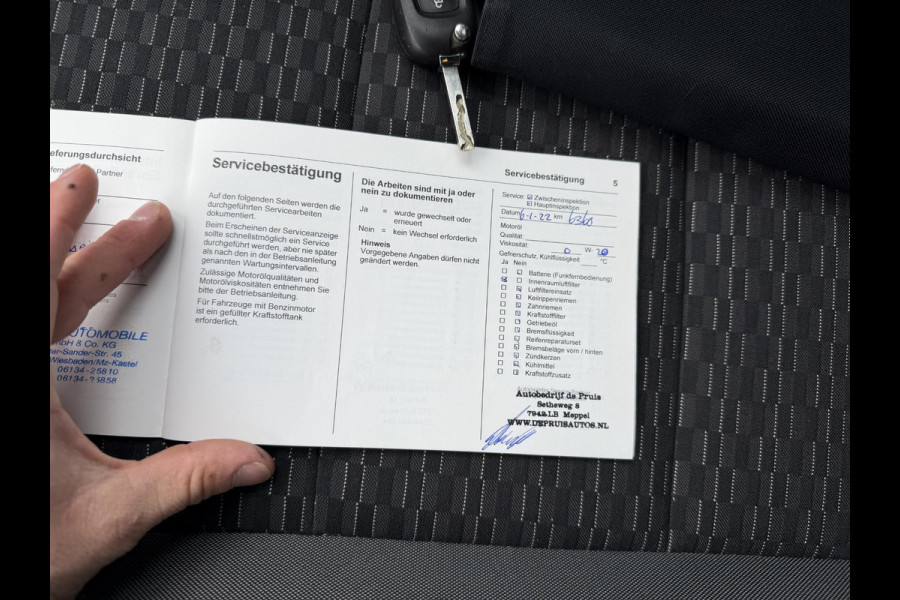 Opel Astra 1.4 Launch Elegance | AUTOMAAT | AGR STOELEN | CAMERA | STOEL- & STUURWIELVERWARMING | NAVIGATIE | GOED ONDERHOUDEN | AFNEEMBARE TREKHAAK | INCL. 12 MND BOVAG GARANTIE