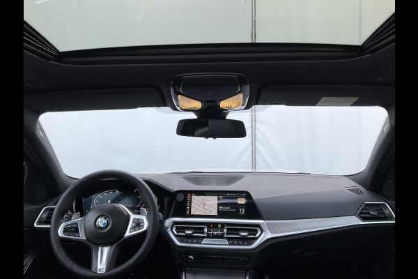 BMW 3-serie 320i Executive Edition M-Sport Automaat Pano 19 Inch Carplay NL-Auto Uitstraling!