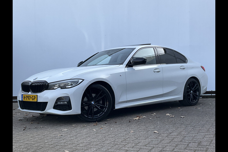 BMW 3-serie 320i Executive Edition M-Sport Automaat Pano 19 Inch Carplay NL-Auto Uitstraling!