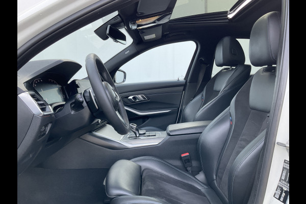 BMW 3-serie 320i Executive Edition M-Sport Automaat Pano 19 Inch Carplay NL-Auto Uitstraling!