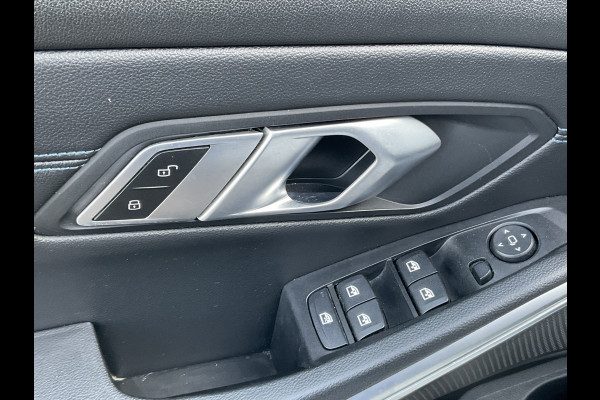 BMW 3-serie 320i Executive Edition M-Sport Automaat Pano 19 Inch Carplay NL-Auto Uitstraling!