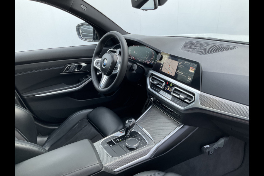 BMW 3-serie 320i Executive Edition M-Sport Automaat Pano 19 Inch Carplay NL-Auto Uitstraling!