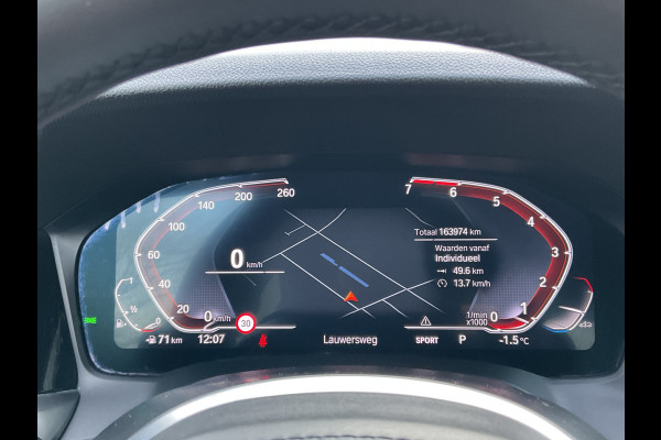 BMW 3-serie 320i Executive Edition M-Sport Automaat Pano 19 Inch Carplay NL-Auto Uitstraling!