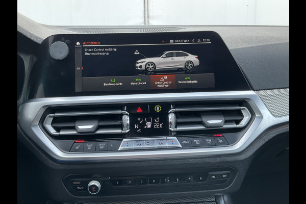 BMW 3-serie 320i Executive Edition M-Sport Automaat Pano 19 Inch Carplay NL-Auto Uitstraling!
