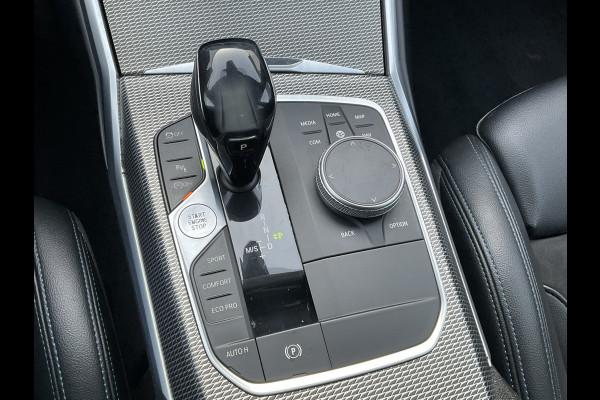 BMW 3-serie 320i Executive Edition M-Sport Automaat Pano 19 Inch Carplay NL-Auto Uitstraling!