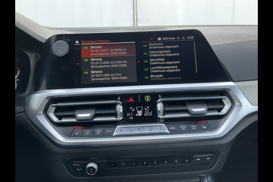 BMW 3-serie 320i Executive Edition M-Sport Automaat Pano 19 Inch Carplay NL-Auto Uitstraling!