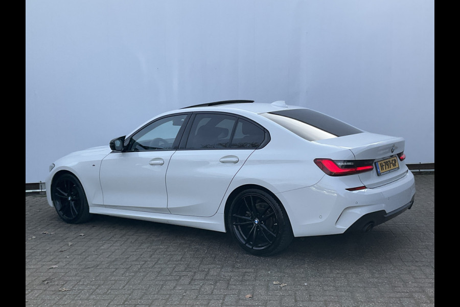BMW 3-serie 320i Executive Edition M-Sport Automaat Pano 19 Inch Carplay NL-Auto Uitstraling!